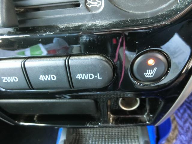 ジムニー ランドベンチャー 切替式4WDターボ グリルガード HID 4WD ターボ オートマ 地デジフルセグナビTV バックカメラ エンジンスターター シートヒーター 純正16インチアルミ キーレスキー グリルガード HIDライト ルーフラック ヒッチメンバーつき(16枚目)