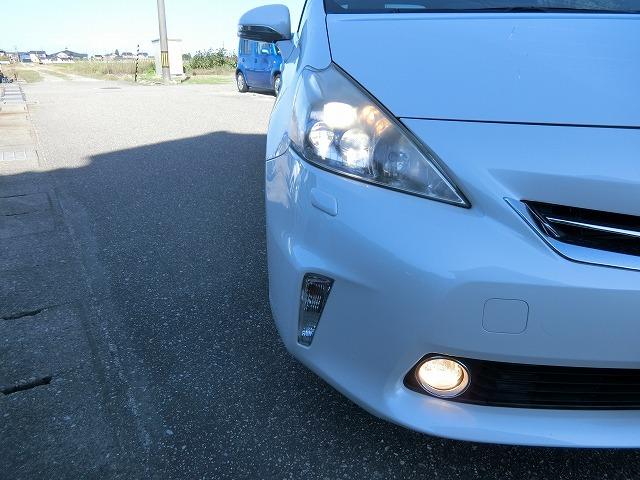 プリウスアルファ Ｇ　地デジフルセグナビＴＶカメラ　エンジンスターター　ｌＥＤ　地デジフルセグナビＴＶ　バックカメラ　純正エンジンスターター　クルーズコントロール　純正１６アルミ　　スマートキー　プッシュスタート　ビルトインＥＴＣ　ＬＥＤライト　サイドスポイラー　リアスポイラー（5枚目）