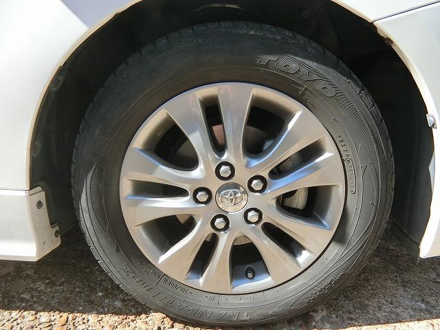 プリウスアルファ Ｇ　地デジフルセグナビＴＶカメラ　エンジンスターター　ｌＥＤ　地デジフルセグナビＴＶ　バックカメラ　純正エンジンスターター　クルーズコントロール　純正１６アルミ　　スマートキー　プッシュスタート　ビルトインＥＴＣ　ＬＥＤライト　サイドスポイラー　リアスポイラー（7枚目）