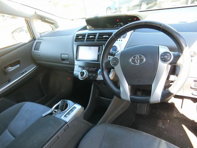 プリウスアルファ Ｇ　地デジフルセグナビＴＶカメラ　エンジンスターター　ｌＥＤ　地デジフルセグナビＴＶ　バックカメラ　純正エンジンスターター　クルーズコントロール　純正１６アルミ　　スマートキー　プッシュスタート　ビルトインＥＴＣ　ＬＥＤライト　サイドスポイラー　リアスポイラー（8枚目）