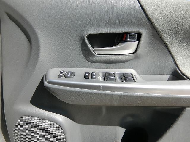 プリウスアルファ Ｇ　地デジフルセグナビＴＶカメラ　エンジンスターター　ｌＥＤ　地デジフルセグナビＴＶ　バックカメラ　純正エンジンスターター　クルーズコントロール　純正１６アルミ　　スマートキー　プッシュスタート　ビルトインＥＴＣ　ＬＥＤライト　サイドスポイラー　リアスポイラー（21枚目）