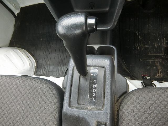 キャリイトラック ＫＸ　切替式４ＷＤ　オートマ　エアコン　パワステ　パワーウインドウ　エアバッグ　キーレスキー　ＣＤチューナー　三方開（12枚目）