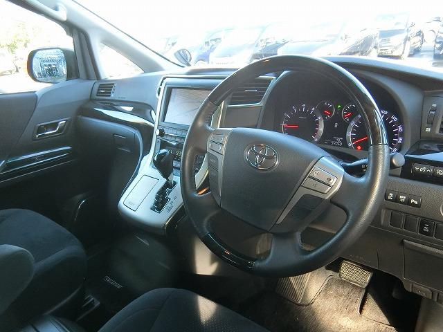 ヴェルファイア ２．４ＺプラチナセレクションＩＩタイプゴルドＩＩ８型ナビ　８型地デジフルセグＨＤＤナビＴＶ　バックカメラ　運転席電動メモリーシート　両側電動スライドドア　パワーバックドア　スマートキー　プッシュスタート　パワーシート　ビルトインＥＴＣ　ＨＩＤヘッドランプ（9枚目）