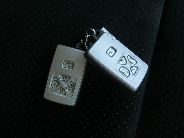 ヴェルファイア ２．４ＺプラチナセレクションＩＩタイプゴルドＩＩ８型ナビ　８型地デジフルセグＨＤＤナビＴＶ　バックカメラ　運転席電動メモリーシート　両側電動スライドドア　パワーバックドア　スマートキー　プッシュスタート　パワーシート　ビルトインＥＴＣ　ＨＩＤヘッドランプ（20枚目）