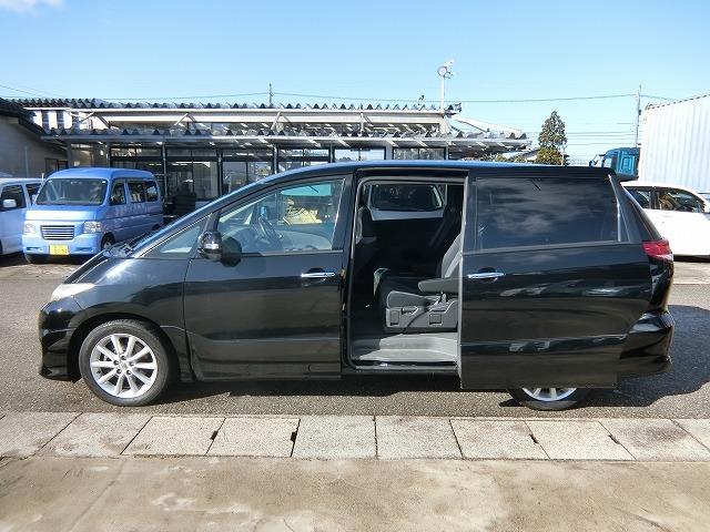 乗り降り楽々両側電動スライドドア付き