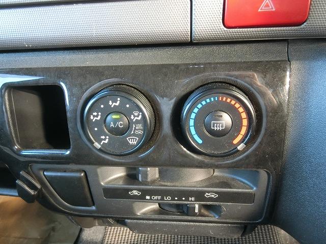 ハイエースバン ロングスーパーGL 4WD 両側スライドドア 5人乗り キーレスキー アルミホイール(13枚目)