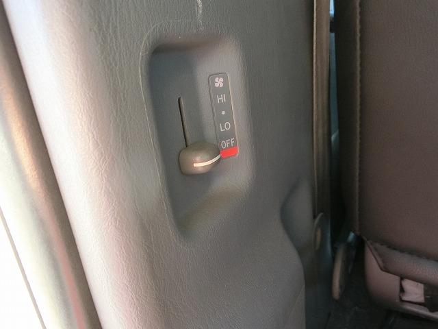 ハイエースバン ロングスーパーGL 4WD 両側スライドドア 5人乗り キーレスキー アルミホイール(19枚目)