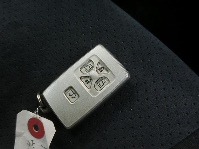 ヴェルファイア ２．４Ｚ　プラチナセレクションＩＩ　タイプゴールド　両側電動オートスライドドア　スマートキー　プッシュスタート　７人乗り　地デジフルセグナビＴＶ　バックカメラ　ビルトインＥＴＣ　ＨＩＤヘッドランプ（18枚目）