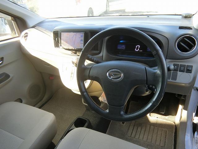 ミライース Ｇ　地デジナビＴＶ　アイドリングストップ　キーレスキー　アルミホイール　横滑り防止　ＡＢＳ　走行４２５２４ＫＭ（7枚目）