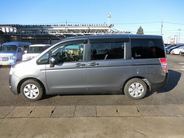 ステップワゴン Ｇ　地デジＨＤＤナビスマートスタイル両側電動　ＨＩＤライト　８人乗り　地デジフルセグＨＤＤナビＴＶ　バックカメラ　両側電動スライドドア　ＨＩＤヘッドランプ　スマートキー　純正後席モニター　ビルトインＥＴＣ（4枚目）