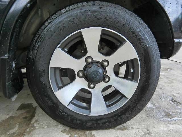 ジムニー クロスアドベンチャーXC 切替式4WD 5速マニュアル車 シートヒーター キーレスキー 純正16インチアルミホイール 専用シート 背面タイヤカバー ドアミラーウインカー(5枚目)