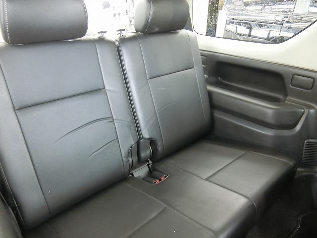 ジムニー クロスアドベンチャーXC 切替式4WD 5速マニュアル車 シートヒーター キーレスキー 純正16インチアルミホイール 専用シート 背面タイヤカバー ドアミラーウインカー(18枚目)