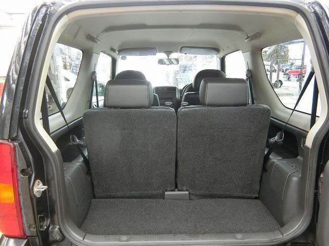 ジムニー クロスアドベンチャーXC 切替式4WD 5速マニュアル車 シートヒーター キーレスキー 純正16インチアルミホイール 専用シート 背面タイヤカバー ドアミラーウインカー(19枚目)