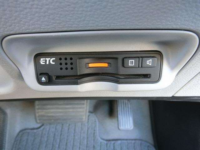 ＣＲ－Ｚ α　地デジＨＤＤナビＴＶ　バックカメラ　スマートキー　ＨＩＤヘッドランプ　クルーズコントロール　ビルトインＥＴＣ　純正１７インチアルミホイール　パドルシフト（12枚目）