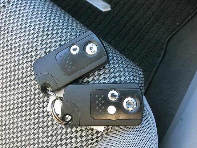 ＣＲ－Ｚ α　地デジＨＤＤナビＴＶ　バックカメラ　スマートキー　ＨＩＤヘッドランプ　クルーズコントロール　ビルトインＥＴＣ　純正１７インチアルミホイール　パドルシフト（15枚目）