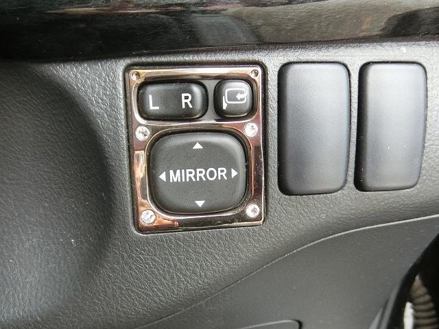 ｂＢ Ｚ　エアロ－Ｇパッケージ　地デジフルセグナビＴＶ　スマートキー　ＨＩＤヘッドランプ　純正１５インチアルミホイール　ＥＴＣ　車内イルミネーション　休息モード付きシート（18枚目）