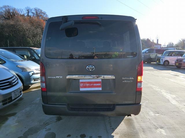 ハイエースバン ロングスーパーＧＬ　５人乗り　ディーゼル　両側スライドドア　地デジＨＤＤナビＴＶ　バックカメラ　ＨＩＤヘッドランプ　キーレスキー　ＥＴＣ　タイミングベルト交換済　大人気のグレー（7枚目）