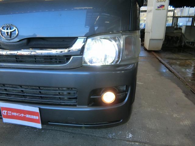 ハイエースバン ロングスーパーＧＬ　５人乗り　ディーゼル　両側スライドドア　地デジＨＤＤナビＴＶ　バックカメラ　ＨＩＤヘッドランプ　キーレスキー　ＥＴＣ　タイミングベルト交換済　大人気のグレー（8枚目）