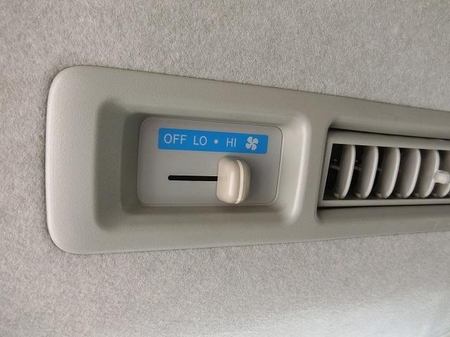 ハイエースバン ロングスーパーＧＬ　５人乗り　ディーゼル　両側スライドドア　地デジＨＤＤナビＴＶ　バックカメラ　ＨＩＤヘッドランプ　キーレスキー　ＥＴＣ　タイミングベルト交換済　大人気のグレー（18枚目）