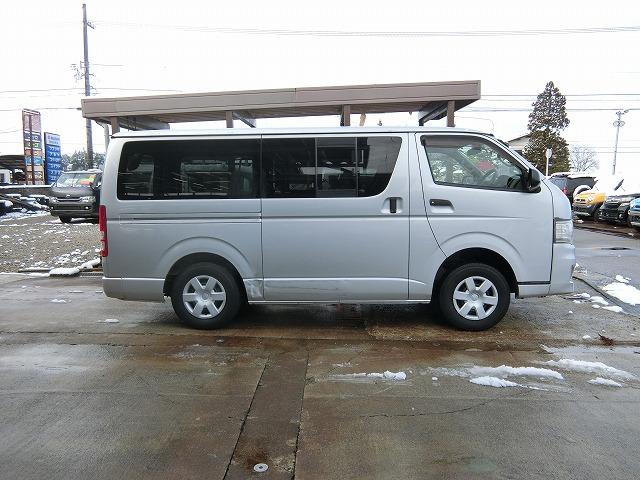 レジアスエースバン ロングＤＸ　ＧＬパッケージ　４ＷＤ　両側スライドドア　６人乗り　ディーゼル　ターボ　地デジナビＴＶ　キーレスキー　ＥＴＣ　タイミングベルト交換済み（5枚目）