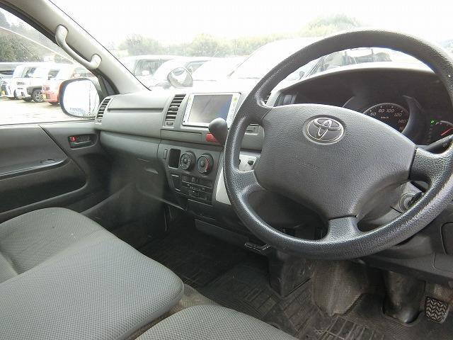 レジアスエースバン ロングＤＸ　ＧＬパッケージ　４ＷＤ　両側スライドドア　６人乗り　ディーゼル　ターボ　地デジナビＴＶ　キーレスキー　ＥＴＣ　タイミングベルト交換済み（8枚目）