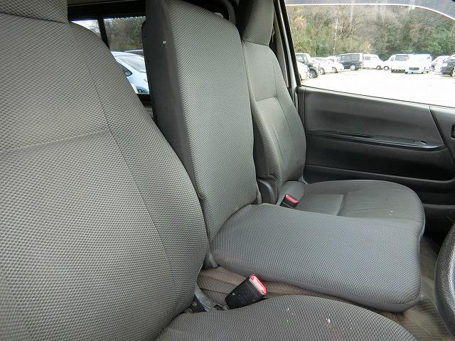 レジアスエースバン ロングＤＸ　ＧＬパッケージ　４ＷＤ　両側スライドドア　６人乗り　ディーゼル　ターボ　地デジナビＴＶ　キーレスキー　ＥＴＣ　タイミングベルト交換済み（9枚目）