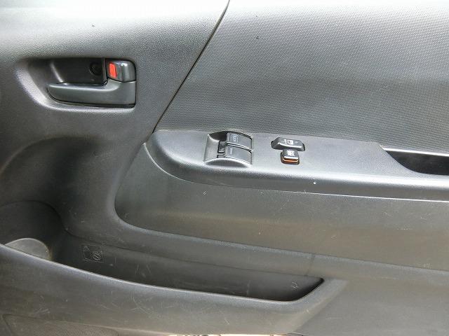 レジアスエースバン ロングＤＸ　ＧＬパッケージ　４ＷＤ　両側スライドドア　６人乗り　ディーゼル　ターボ　地デジナビＴＶ　キーレスキー　ＥＴＣ　タイミングベルト交換済み（19枚目）