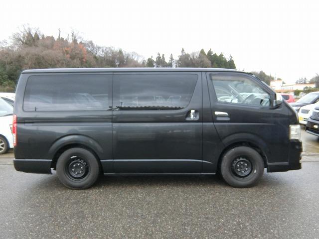 ハイエースバン ロングスーパーＧＬ　４ＷＤ　ディーゼル　５人乗り　ＨＩＤヘッドランプ　地デジフルセグナビＴＶ　バックカメラ　後席モニター　ベッドキット　キーレスキー　タイミングベルト交換済み（5枚目）