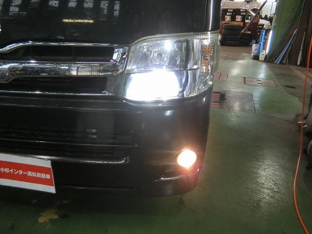 ハイエースバン ロングスーパーＧＬ　４ＷＤ　ディーゼル　５人乗り　ＨＩＤヘッドランプ　地デジフルセグナビＴＶ　バックカメラ　後席モニター　ベッドキット　キーレスキー　タイミングベルト交換済み（8枚目）