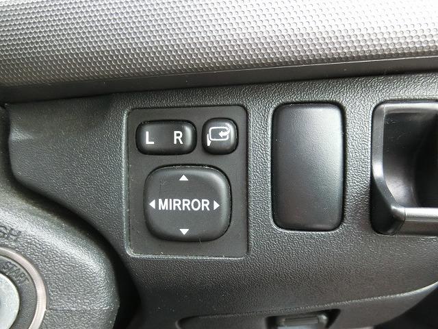 ハイエースバン ロングスーパーＧＬ　４ＷＤ　ディーゼル　５人乗り　ＨＩＤヘッドランプ　地デジフルセグナビＴＶ　バックカメラ　後席モニター　ベッドキット　キーレスキー　タイミングベルト交換済み（18枚目）