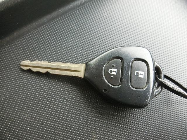 ハイエースバン ロングスーパーＧＬ　４ＷＤ　ディーゼル　５人乗り　ＨＩＤヘッドランプ　地デジフルセグナビＴＶ　バックカメラ　後席モニター　ベッドキット　キーレスキー　タイミングベルト交換済み（19枚目）