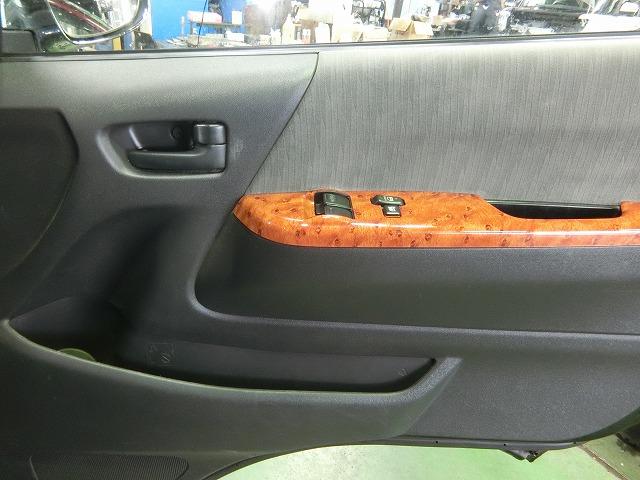 ハイエースバン ロングスーパーＧＬ　４ＷＤ　ディーゼル　５人乗り　ＨＩＤヘッドランプ　地デジフルセグナビＴＶ　バックカメラ　後席モニター　ベッドキット　キーレスキー　タイミングベルト交換済み（22枚目）