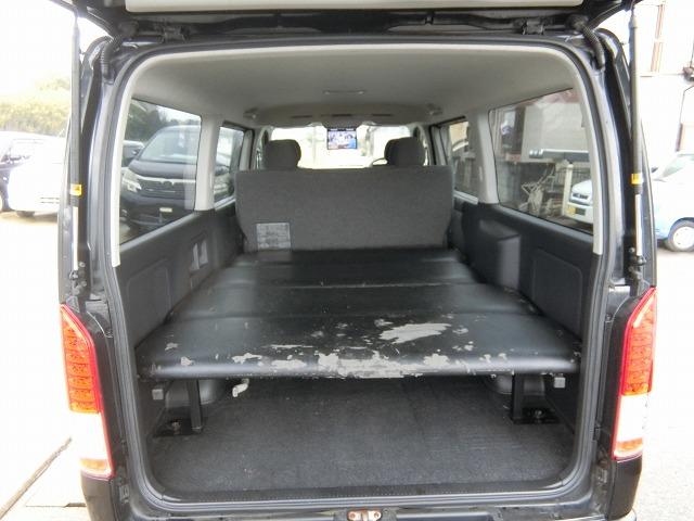ハイエースバン ロングスーパーＧＬ　４ＷＤ　ディーゼル　５人乗り　ＨＩＤヘッドランプ　地デジフルセグナビＴＶ　バックカメラ　後席モニター　ベッドキット　キーレスキー　タイミングベルト交換済み（24枚目）