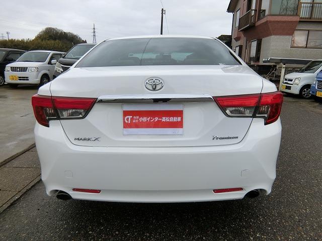 マークＸ プレミアム　地デジフルセグナビＴＶ　スマートキー　プッシュスタート　ＨＩＤヘッドランプ　パワーシート　シートヒーター付ハーフレザーシート　クルーズコントロール　電動コーナーポール　ビルトインＥＴＣ（4枚目）