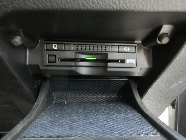 マークＸ プレミアム　地デジフルセグナビＴＶ　スマートキー　プッシュスタート　ＨＩＤヘッドランプ　パワーシート　シートヒーター付ハーフレザーシート　クルーズコントロール　電動コーナーポール　ビルトインＥＴＣ（11枚目）