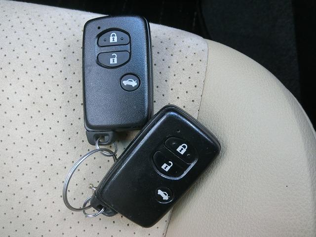 マークＸ プレミアム　地デジフルセグナビＴＶ　スマートキー　プッシュスタート　ＨＩＤヘッドランプ　パワーシート　シートヒーター付ハーフレザーシート　クルーズコントロール　電動コーナーポール　ビルトインＥＴＣ（16枚目）