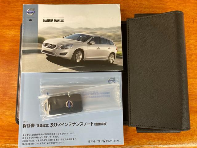 Ｔ４　スマートキー　ＥＴＣ　アルミホイール　記録簿　禁煙車　オートクルーズコントロール　バックカメラ　純正ナビＴＶ　レザーシート　パワーシート　ＣＤ　運転席・助手席・サイドエアバック　盗難防止システム(61枚目)