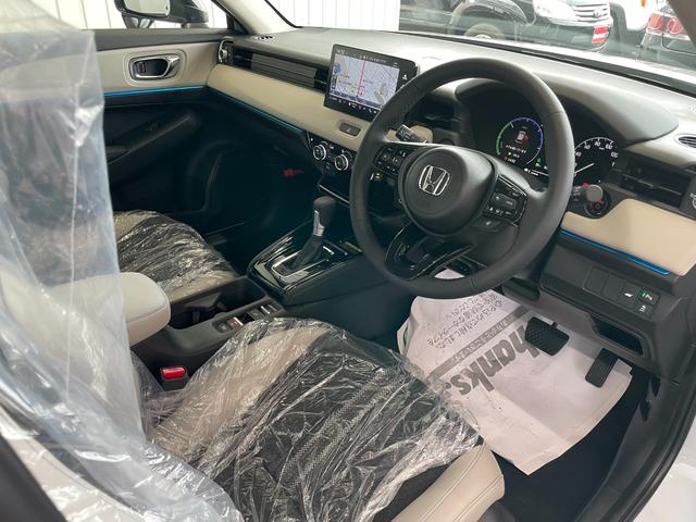 ヴェゼル ｅ：ＨＥＶ　Ｚ・ＰＬａＹパッケージ　登録済未使用車　９型ホンダコネクトナビ　フルセグＢｌｕｅｔｏｏｔｈ　Ｂカメラ　ワイヤレス充電　ＥＴＣ２．０　アダプティブクルコン　ハンドル＆シートヒーター　電動リアゲート　ＬＥＤ　コーナーセンサー（19枚目）