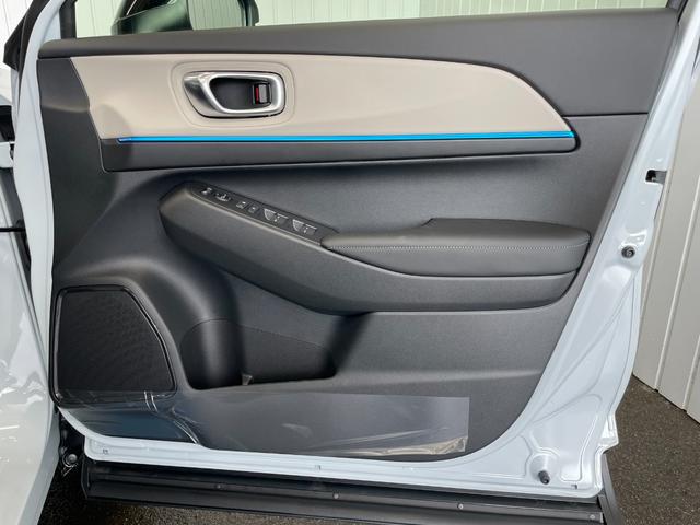 ヴェゼル ｅ：ＨＥＶ　Ｚ・ＰＬａＹパッケージ　登録済未使用車　９型ホンダコネクトナビ　フルセグＢｌｕｅｔｏｏｔｈ　Ｂカメラ　ワイヤレス充電　ＥＴＣ２．０　アダプティブクルコン　ハンドル＆シートヒーター　電動リアゲート　ＬＥＤ　コーナーセンサー（26枚目）