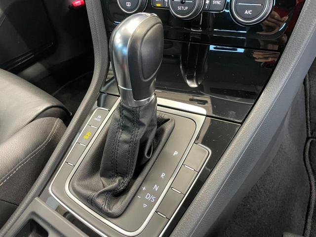 ゴルフ TSIハイラインブルーモーションテクノロジー レザーシートパッケージ 運転席パワーシート 前席シートヒーター 6.5インチコンポジションメディア バックカメラ Bluetooth アダプティブクルーズコントロール(17枚目)