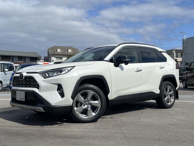 ＲＡＶ４ Ｇ　４ＷＤ　ＥＴＣ　バックカメラ　オートクルーズコントロール　オートマチックハイビーム　オートライト　アルミホイール　スマートキー　電動格納ミラー　シートヒーター　ＣＶＴ　ＵＳＢ　エアコン（12枚目）