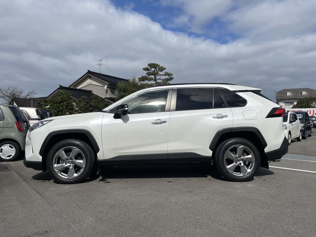 ＲＡＶ４ Ｇ　４ＷＤ　ＥＴＣ　バックカメラ　オートクルーズコントロール　オートマチックハイビーム　オートライト　アルミホイール　スマートキー　電動格納ミラー　シートヒーター　ＣＶＴ　ＵＳＢ　エアコン（19枚目）