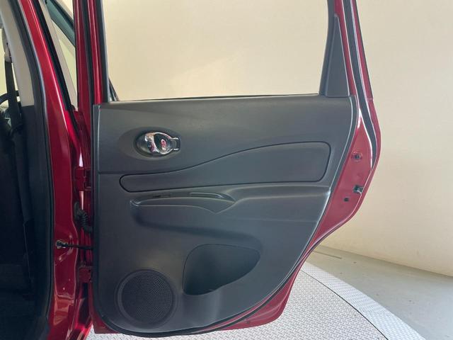 ノート ｅ－パワー　Ｘ　バックカメラ　ナビ　ＴＶ　レーンアシスト　衝突被害軽減システム　オートライト　スマートキー　電動格納ミラー　ＣＶＴ　盗難防止システム　衝突安全ボディ　ＡＢＳ　ＥＳＣ　ＣＤ　ＵＳＢ（48枚目）