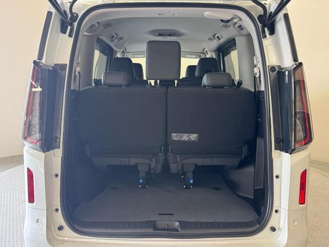 セレナ ハイウェイスターＶ　禁煙車・純正１２．３型コネクトナビ・アラウンドビューモニター・エマージェンシーブレーキ・プロパイロット・両側パワースライド・スペアキー・ＬＥＤ・パーキングアシスト・ＢＳＭ・後席シートバックテーブル（54枚目）