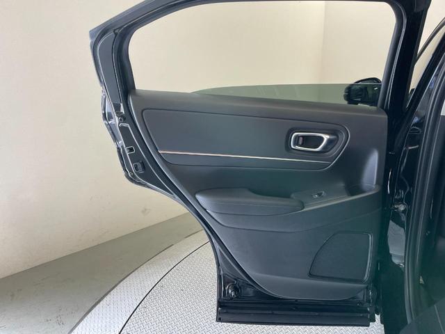 ヴェゼル ｅ：ＨＥＶ　Ｚ　登録済未使用車　電動リアゲート　プッシュスタート　アダプティブクルーズコントロール　クリアランスソナー　シートヒーター　４ＷＤ　衝突軽減ブレーキ　レーンキープアシスト　ブラインドスポットモニター（52枚目）