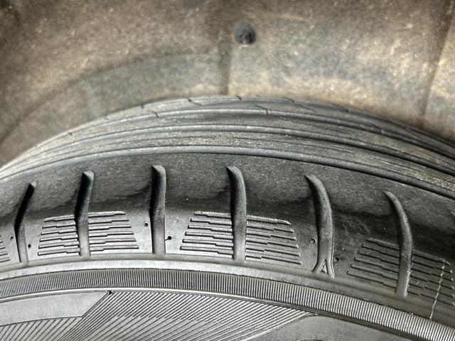 エクストレイル ２０Ｘ　エマージェンシーブレーキパッケージ　エマージェンシーブレーキ・寒冷地仕様車・スマートキー・前席シートヒーター・社外ナビ（ＣＮ－Ｅ２０５Ｄ）・オートライト・ステアリングリモコン・電動格納ミラー・純正１７インチアルミホイール（31枚目）