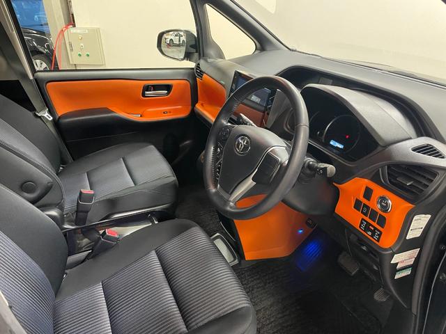ヴォクシー ZS 禁煙車・社外10型ナビ・バックモニター・両側パワースライド・純正アルミホイール・・LEDヘッドライト・スマートキー・スペアキー・電動格納ミラー・ステアリングリモコン・オートライト・Bluetooth(34枚目)