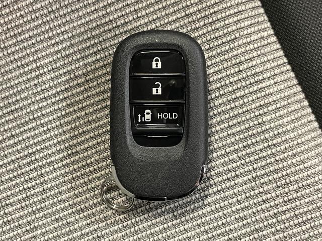 N-BOX ベースグレード HondaSENSING・LEDライト・電動スライドドア・オーディオレス・バックカメラ・盗難防止装置・スマートキー・フルフラットシート・シートヒーター・衝突被害軽減ブレーキ・オートマチックハイビーム(15枚目)
