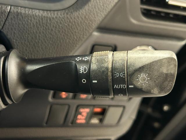 ヴォクシー ZS 禁煙車・純正ナビ(NSZT-W66T)・バックモニター・セーフティセンス・パワースライドドア・クルーズコントロール・充電用USBソケット・ETC・テレビキャンセラー・LEDヘッドライト(9枚目)