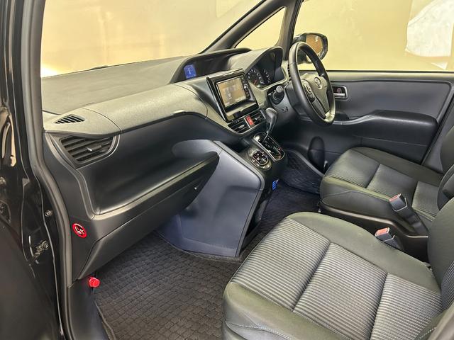 ヴォクシー ZS 禁煙車・純正ナビ(NSZT-W66T)・バックモニター・セーフティセンス・パワースライドドア・クルーズコントロール・充電用USBソケット・ETC・テレビキャンセラー・LEDヘッドライト(41枚目)